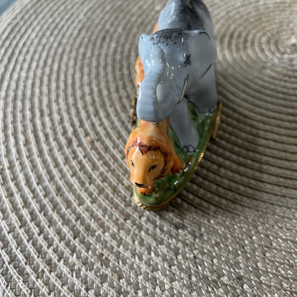 Vintage Limoge Box 22/500 hand painted.Excellent condition , rare treasure . - Picture 5 of 5